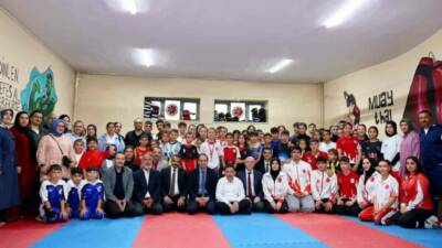 Kayseri Valisi Gökmen Çiçek, ulusal ve uluslararası şampiyonalarda kick boks,