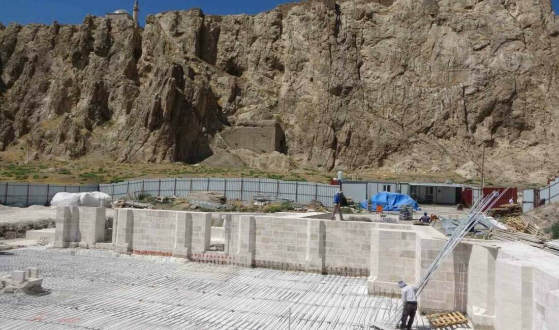 Van Valisi ve Büyükşehir Belediye Başkan Vekili Ozan Balcı, Eski