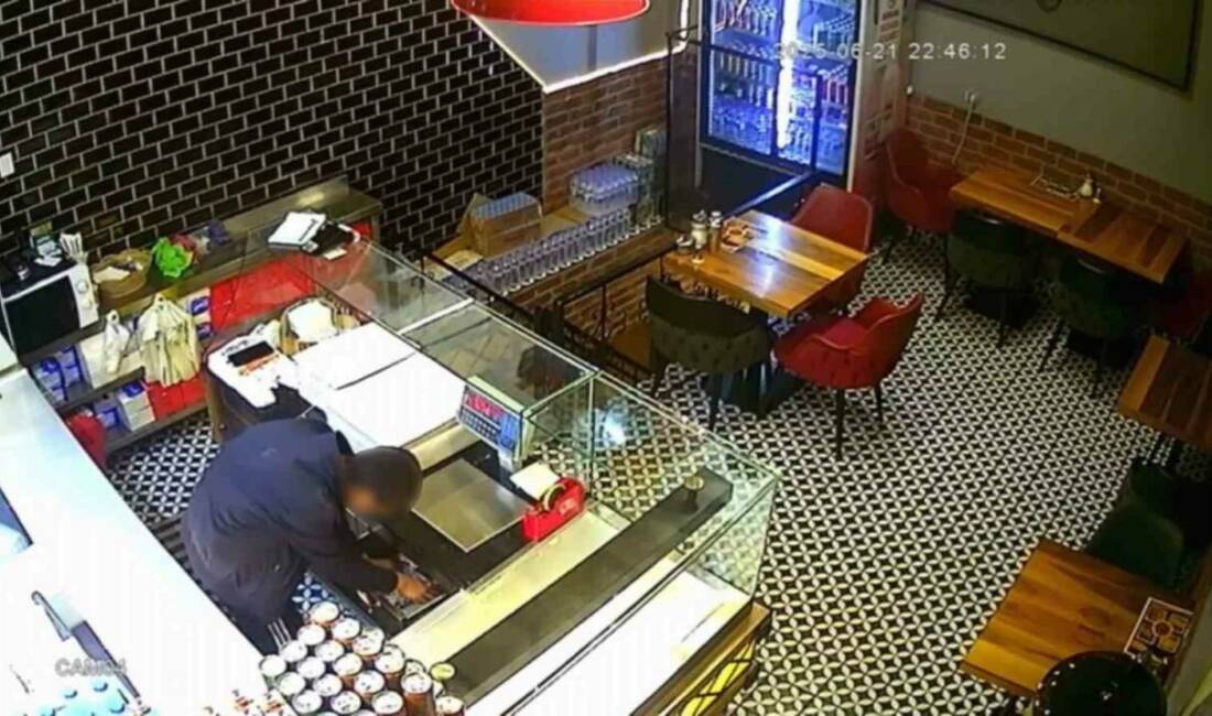 Van’ın en işlek noktalarından biri olan Cumhuriyet Caddesi’nde bulunan bir