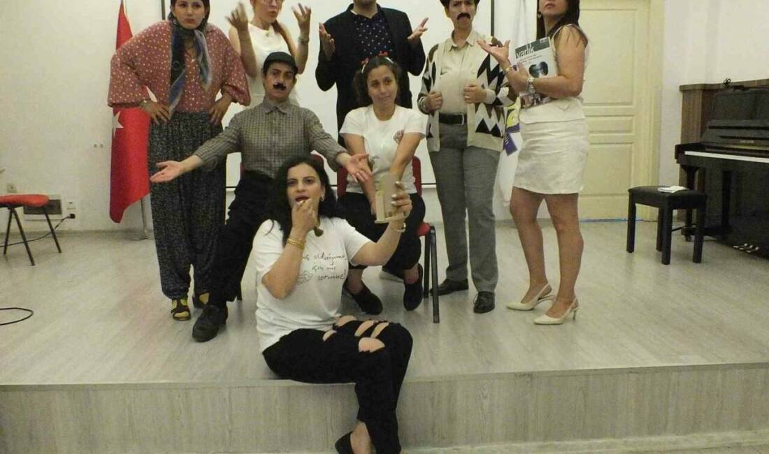 Hatay’da öğrenci velilerinin bir araya gelmesiyle kurulan “Çocuklar Derse Biz