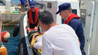 Muğla’nın Bodrum ilçesi açıklarında seyreden yelkenli teknede rahatsızlanan vatandaş, Sahil