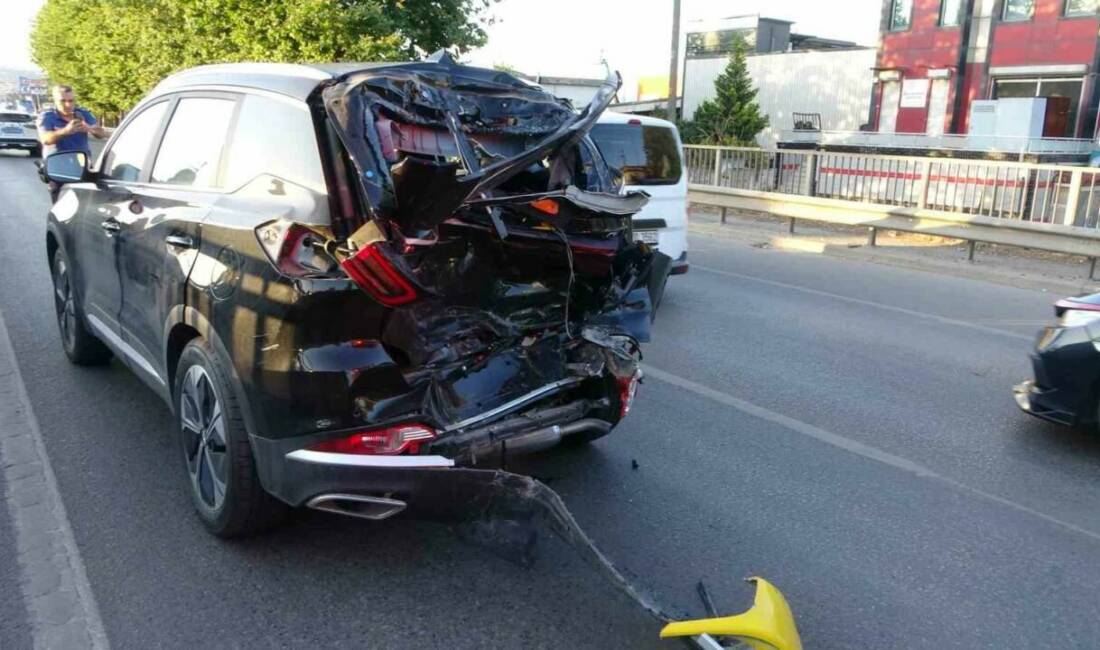 Kocaeli D-130 Karayolu’nda yeni alınan ve ambalajları dahi sökülmeyen araca