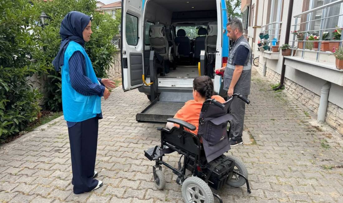 Sakarya Büyükşehir Belediyesi, YKS’ye girecek özel gereksinimli bir öğrenciyi yalnız