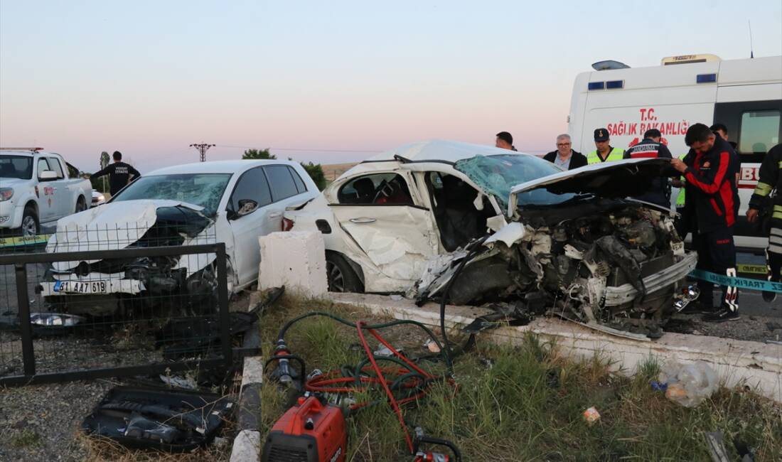 YOZGAT (AA) – Yozgat’ta 2 otomobilin çarpışması sonucu 2 kişi