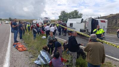 YOZGAT (AA) – Yozgat’ın Akdağmadeni ilçesinde, cenaze töreninden dönenleri taşıyan