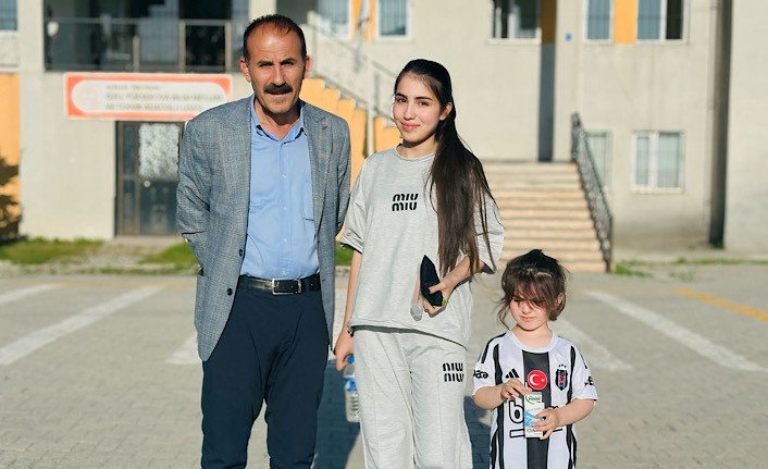 Hakkari’nin Yüksekova ilçesinde düzenlenen Yükseköğretim Kurumları Sınavı (YKS) Yabancı Dil