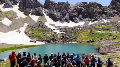Hakkari’nin Yüksekova ilçesi eşsiz doğal güzellikleriyle yerli ve yabancı turistlerin