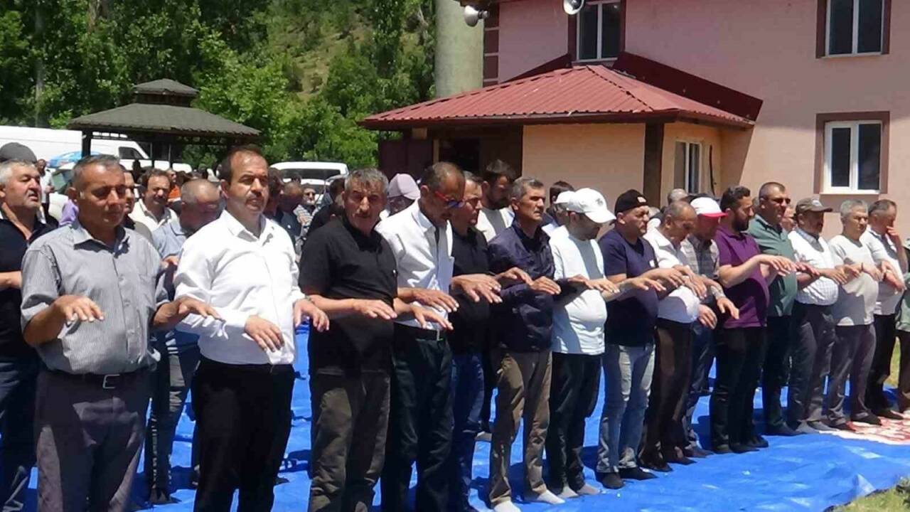 Bolu’nun Bulanık ve Mangırlar köylerinin ortaklaşa düzenlediği geleneksel Hacet Bayramı’na
