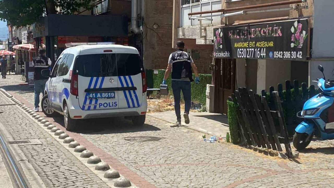 Kocaeli’nin İzmit ilçesinde abisiyle yaşayan şahıs evde ölü bulundu. Polis