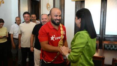 EDİRNE (AA) – 664. Tarihi Kırkpınar Yağlı Güreşleri Başpehlivanı Orhan