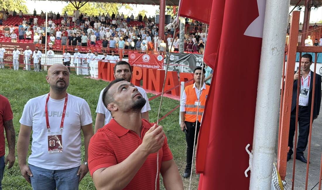 - Edirne Valisi Yunus Sezer:
- "Tam 664 yıldır kesintisiz devam