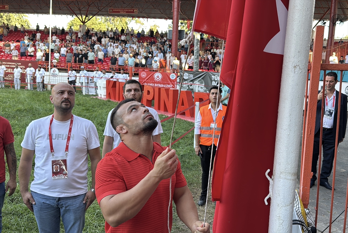 - Edirne Valisi Yunus Sezer:
- "Tam 664 yıldır kesintisiz devam