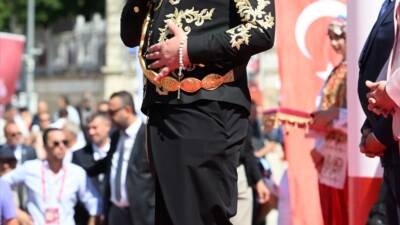 EDİRNE (AA) – Tarihi Kırkpınar Yağlı Güreşleri’nin önemli ritüellerinden “ağa