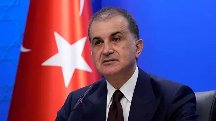 AK Parti Sözcüsü Ömer Çelik,”Bütün siyasi varlığımızla Cumhurbaşkanımıza dönük hadsiz