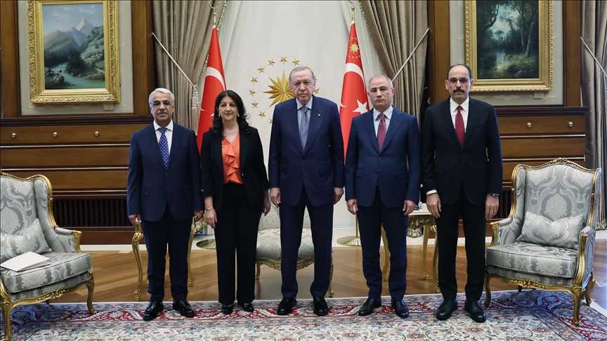 Cumhurbaşkanı Recep Tayyip Erdoğan, DEM Parti heyetinde yer alan TBMM