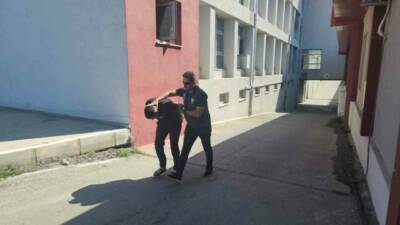 Adana’da bir daireyi satmak isteyen kadının evi, ‘sazan sarmalı’ yöntemiyle