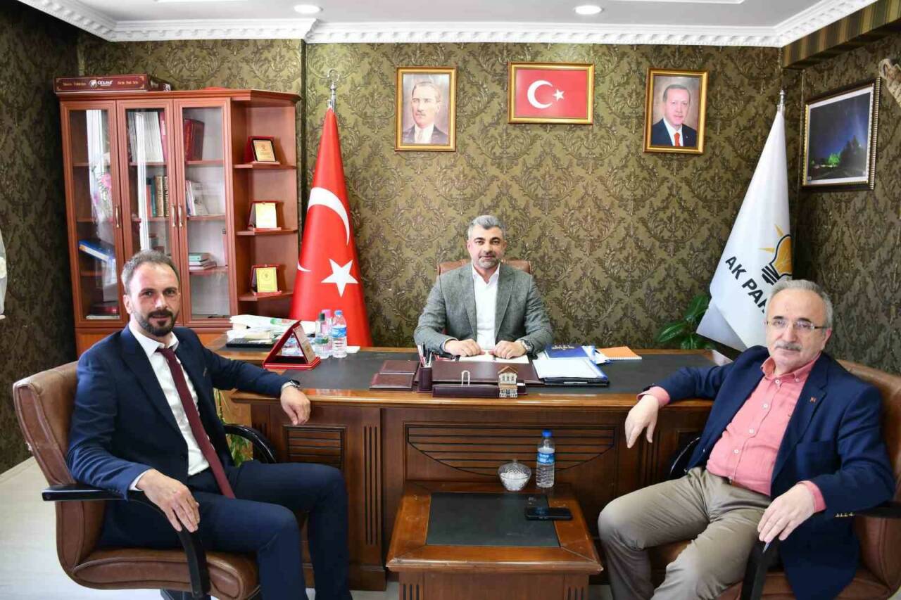 AK Parti Vezirköprü İlçe Başkanı Ali Faik Çamurcu’nun görevinden istifasının