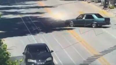 Malatya’nın Akçadağ ilçesinde bir besi çiftliği ile odunlukta çıkan yangın