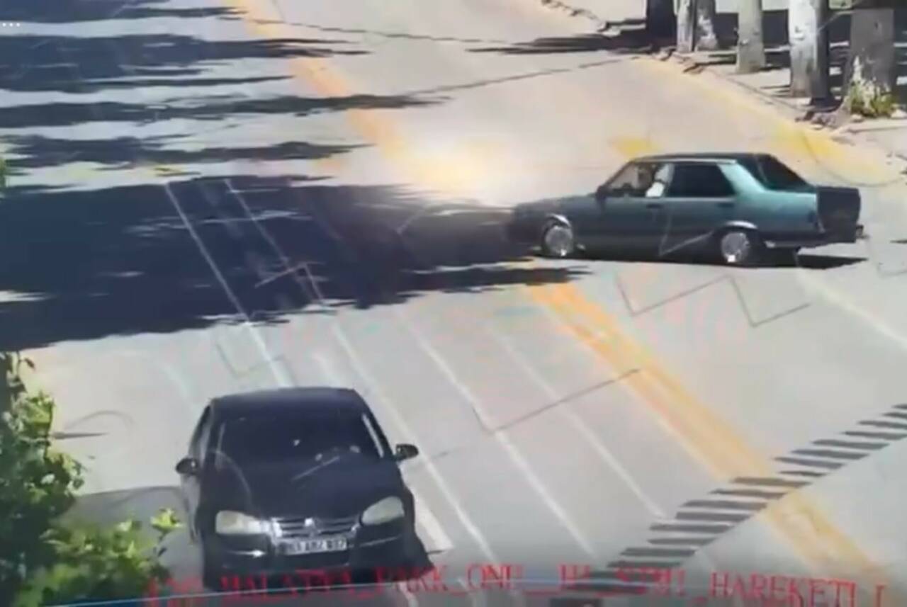 Malatya’nın Akçadağ ilçesinde bir besi çiftliği ile odunlukta çıkan yangın