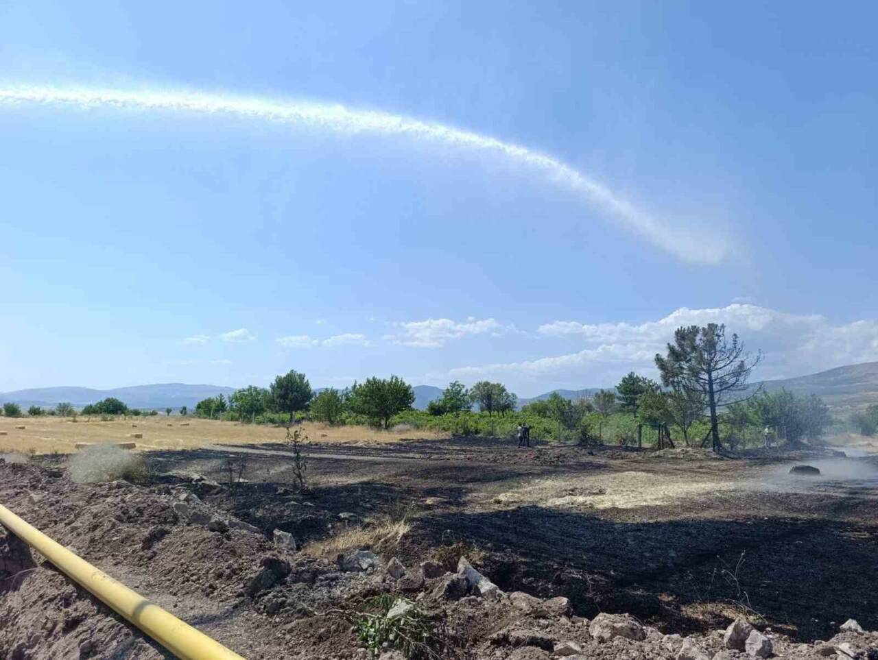 Ankara’nın Beypazarı ilçesinde buğday ekili 40 dönümlük arazi yandı. Olay,