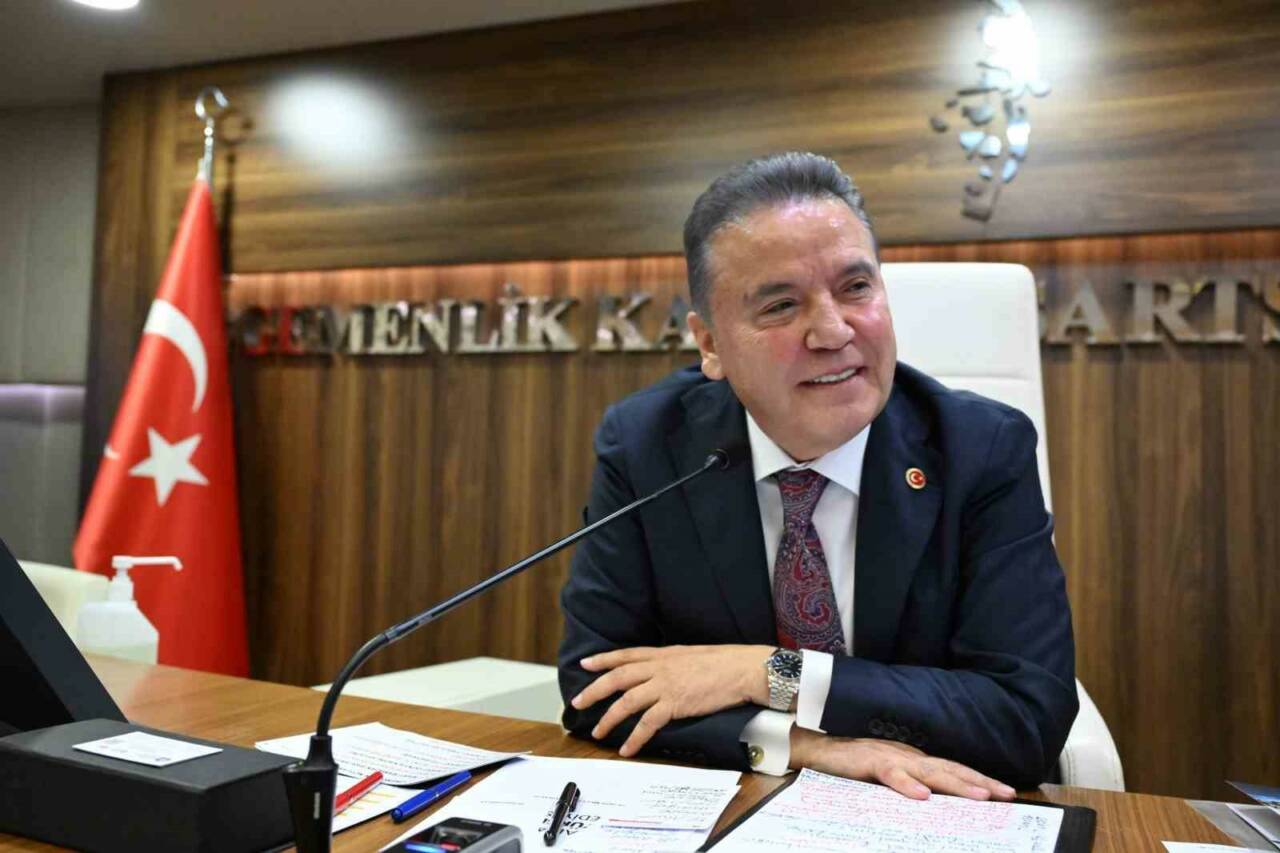 Antalya’da yürütülen rüşvet soruşturması kapsamında tutuklanan Antalya Büyükşehir Belediye Başkanı