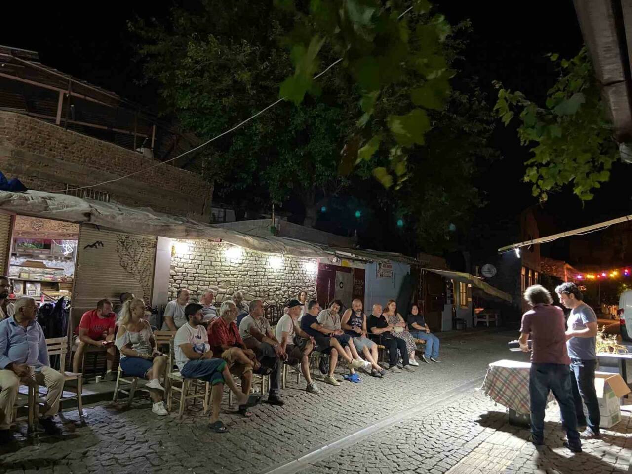 Aydın’da 8 yıldır düzenlenen açık hava mezatına vatandaşlar büyük ilgi