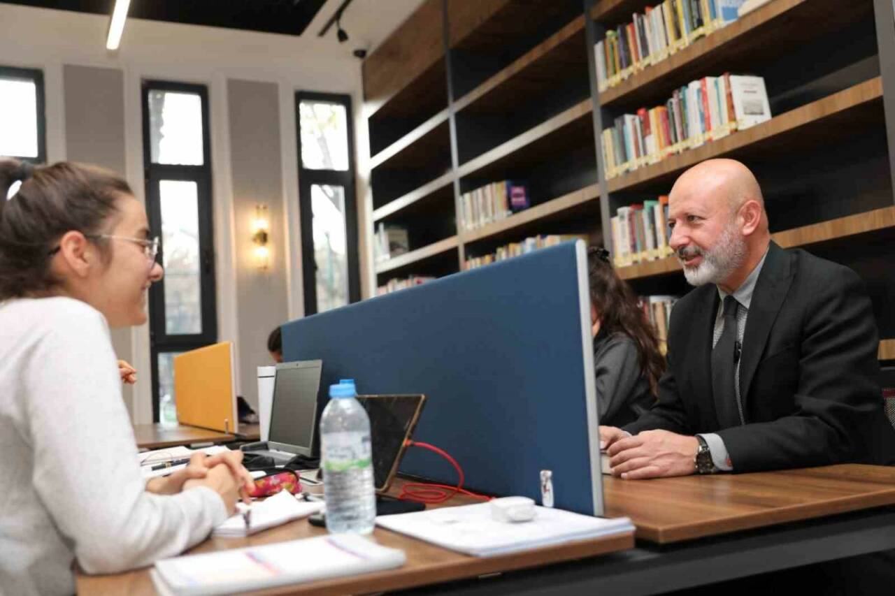 Kocasinan Belediye Başkanı Ahmet Çolakbayrakdar’ın yeşile verdiği önem doğrultusunda, kütüphanenin