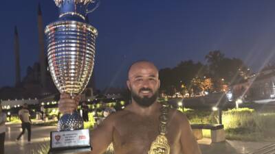 EDİRNE (AA) – 664. Tarihi Kırkpınar Yağlı Güreşleri finalinde Feyzullah