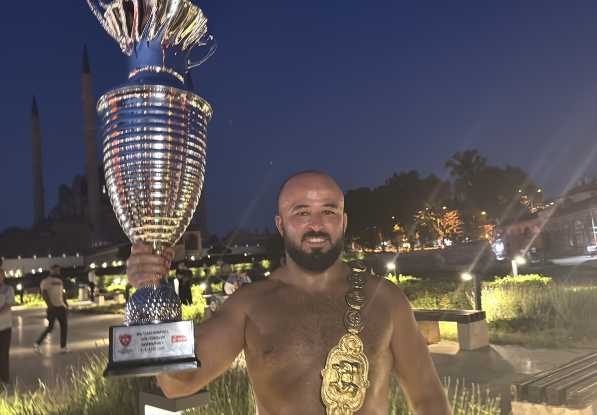 EDİRNE (AA) – 664. Tarihi Kırkpınar Yağlı Güreşleri finalinde Feyzullah