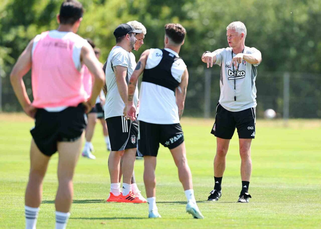 Beşiktaş, Avusturya kampındaki yeni sezon hazırlıklarına, sabah ve akşam yaptığı