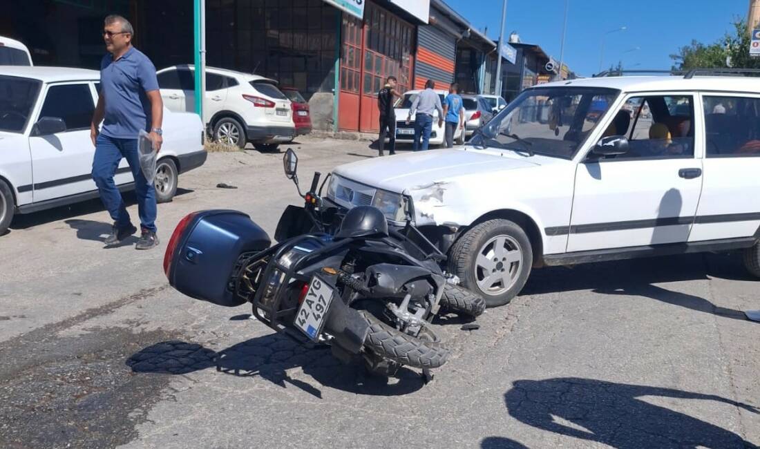 Konya’nın Beyşehir ilçesinde otomobille çarpışan motosikletin sürücüsü yaralandı. Kaza, ilçeye