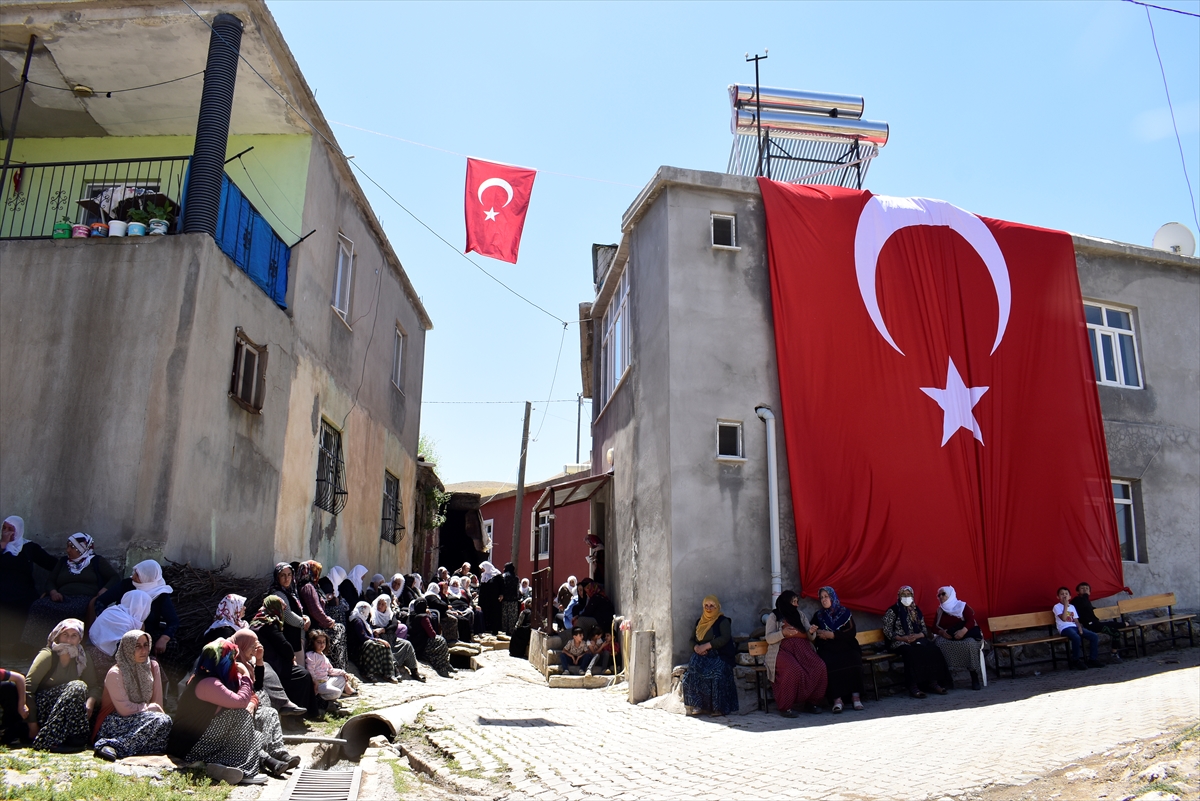 BİTLİS (AA) – Pençe-Kilit Harekatı bölgesinde terör örgütü mensuplarınca kullanılan
