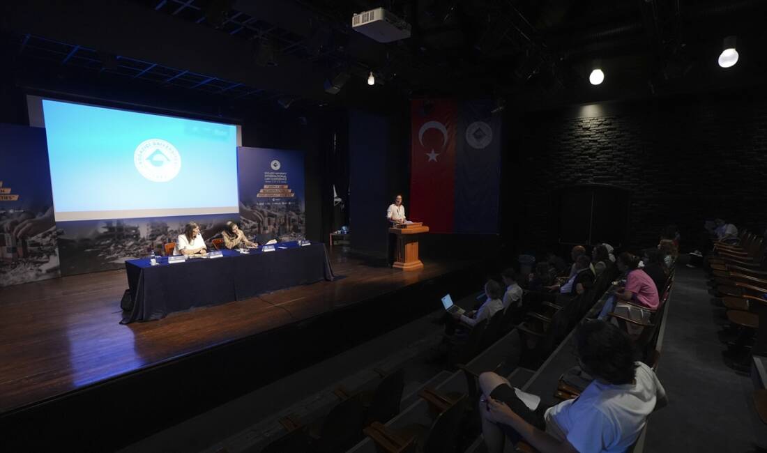- Eski BM Gıda Hakkı Özel Raportörü ve Kaliforniya Üniversitesi