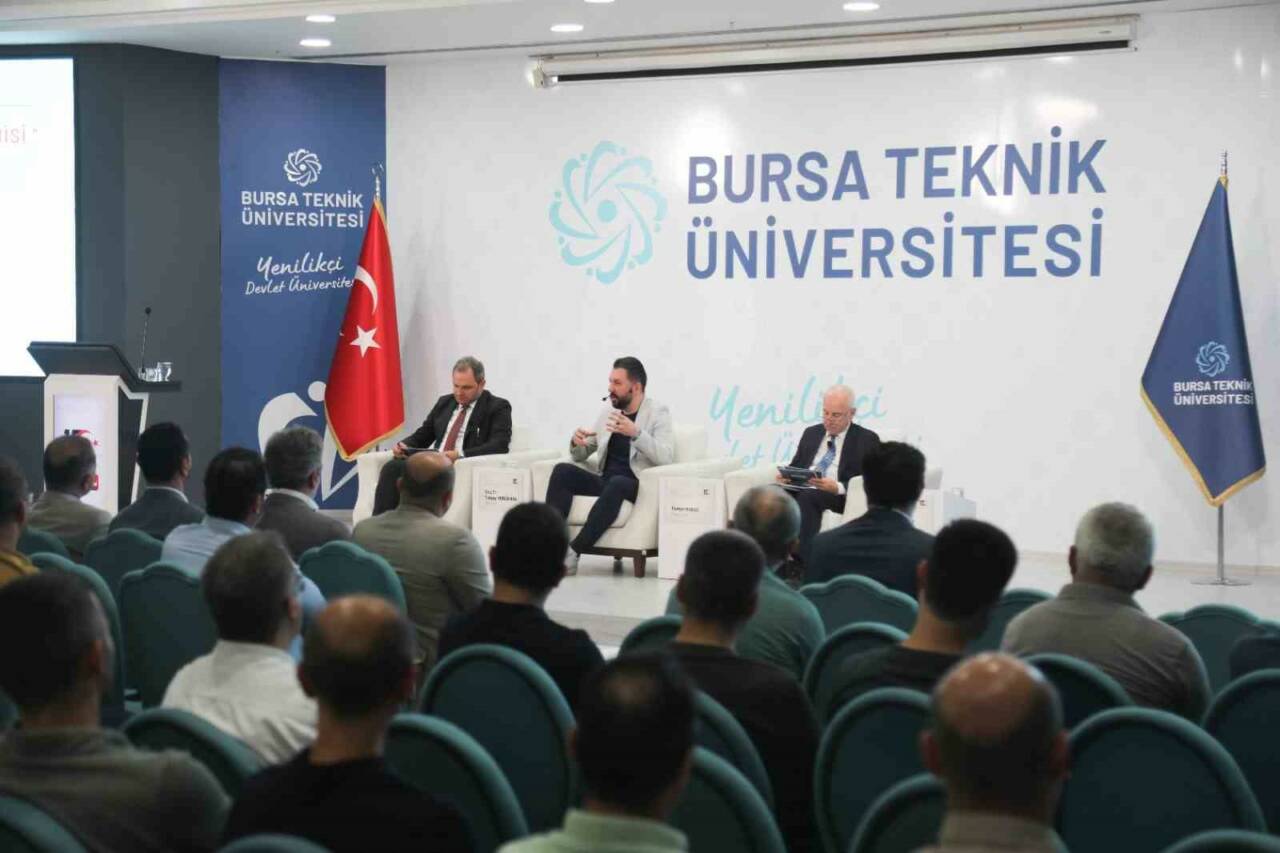 Bursa Teknik Üniversitesinde (BTÜ) düzenlenen “15 Temmuz’un Sosyo-Politik Anatomisi” başlıklı