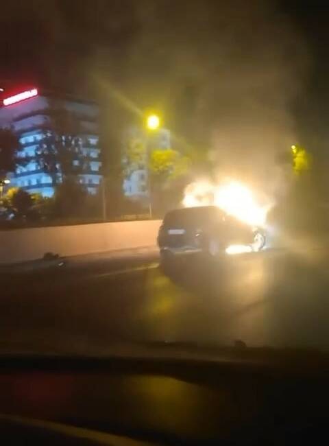 Bursa’da Mudanya Yolu üzerinde bir otomobil alevlere teslim oldu. Olay
