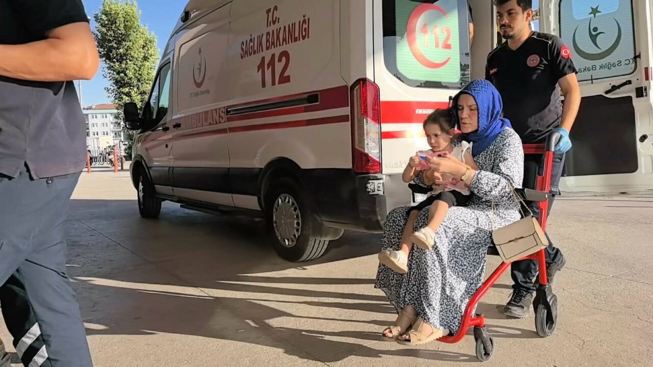 Bursa’nın İnegöl ilçesinde meydana gelen kazada hafif ticari araç ile