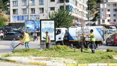 Aydın’ın Söke ilçesinde çalışmalarına başlayan Büyükşehir Belediyesi ekipleri, ilçe genelinde