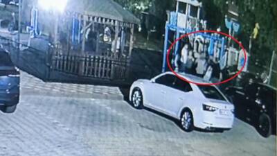 Diyarbakır’ın merkez Kayapınar ilçesinde çocuklar arasında çıkan kavgaya silahla müdahale