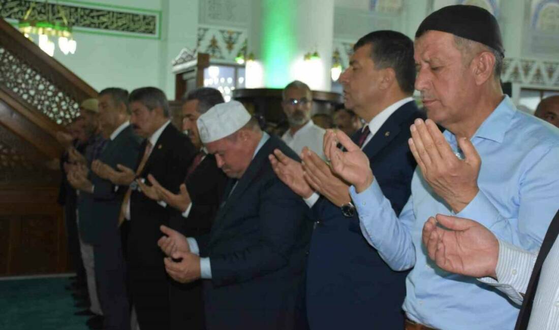 Diyanet İşleri Başkanı Ali Erbaş, Şırnak Ulu Camii’nde yatsı namazını