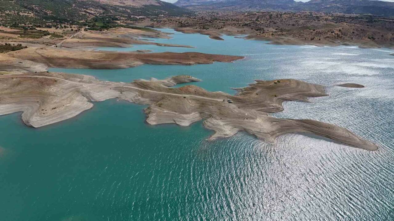 Diyarbakır’ın Maldivleri olarak bilinen Dicle Baraj Gölü’nün Ergani ilçesinde oluşturduğu
