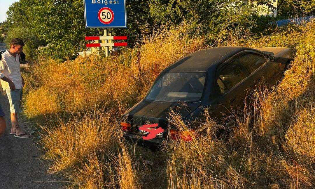 Bartın’da düğün konvoyunda seyir eden bir otomobil yoldan çıktı. Can