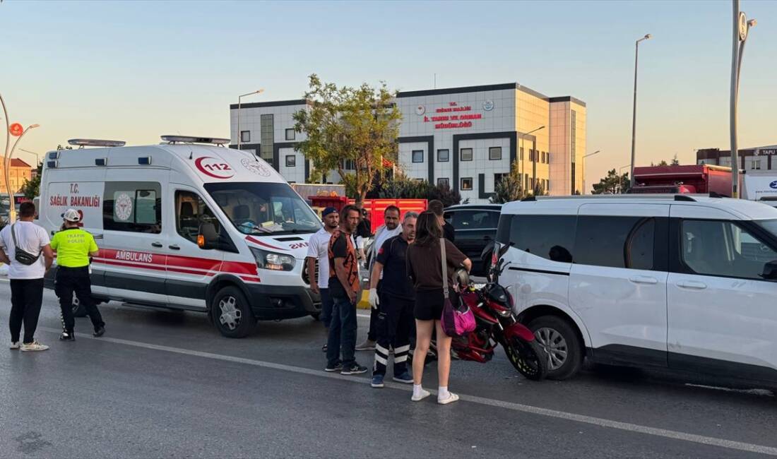 EDİRNE (AA) – Edirne’de motosikletle hafif ticari aracın karıştığı kazada