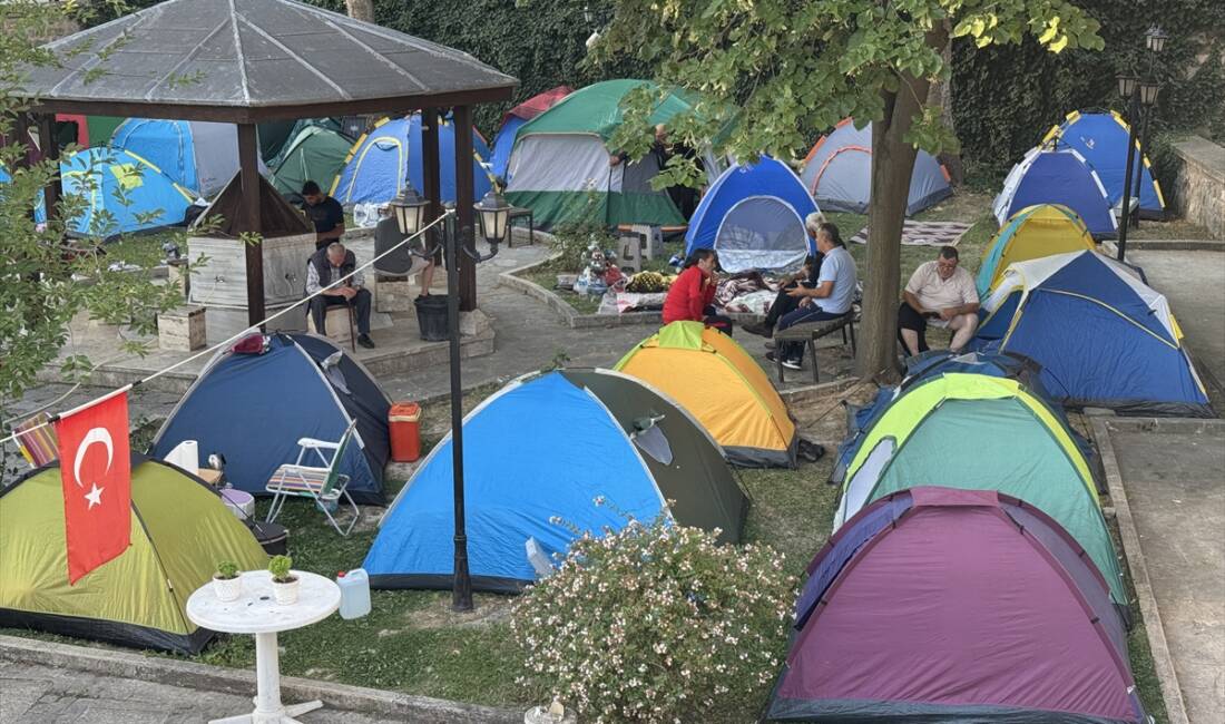 EDİRNE (AA) – Edirne’ye 664. Kırkpınar Yağlı Güreşleri’ni izlemeye gelen