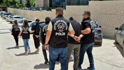 Elazığ’da polis ekipleri tarafından bir güzellik salonuna düzenlenen fuhuş operasyonunda