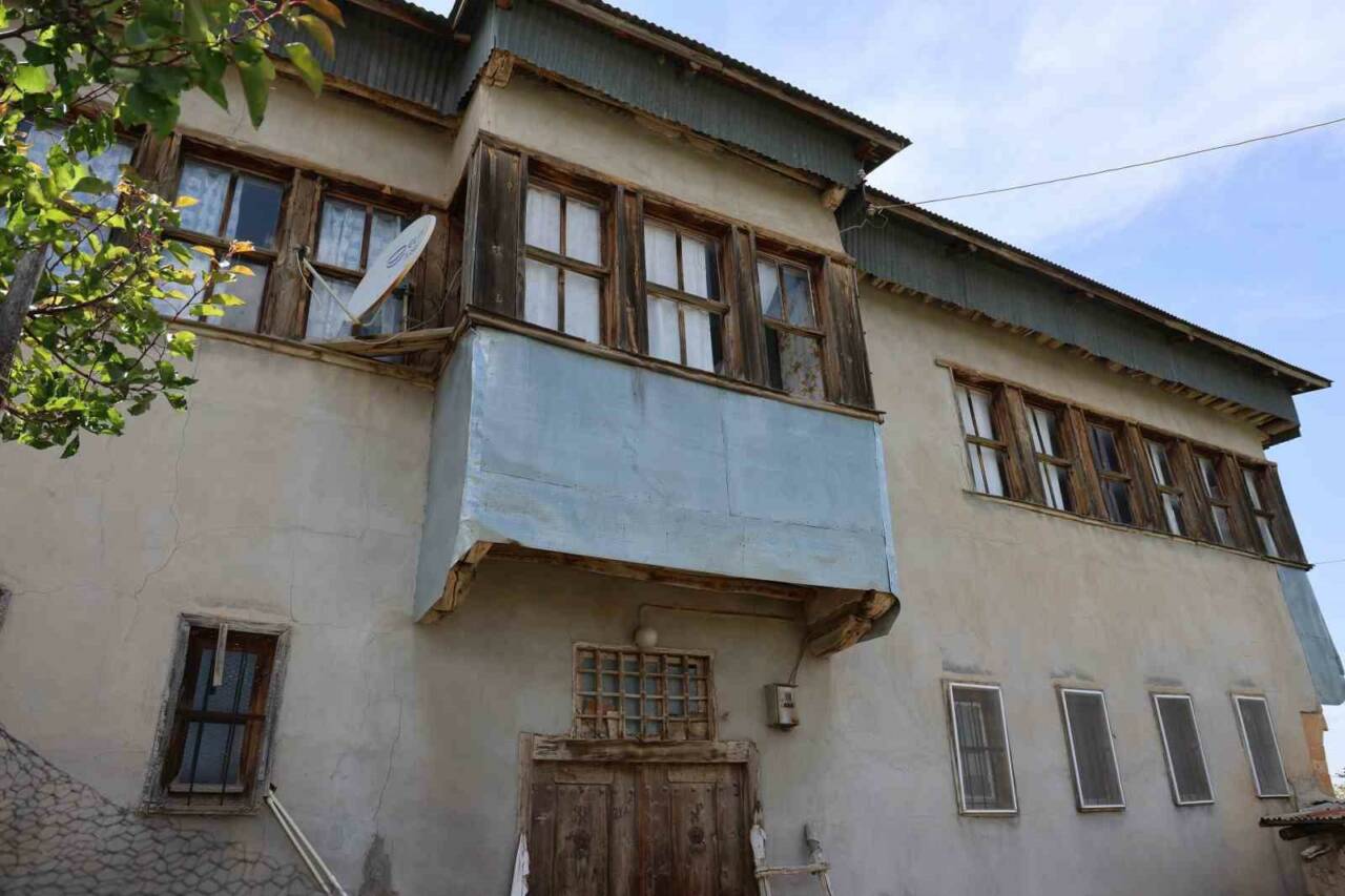 Elazığ’da milli mücadele döneminde Atatürk’ün yanında yer alan Hacı Feyzi