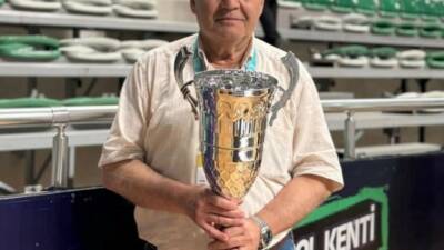 Bursa’da geçirdiği kalp krizi sonucu hayatını kaybeden gazeteci Engin Aksöz,