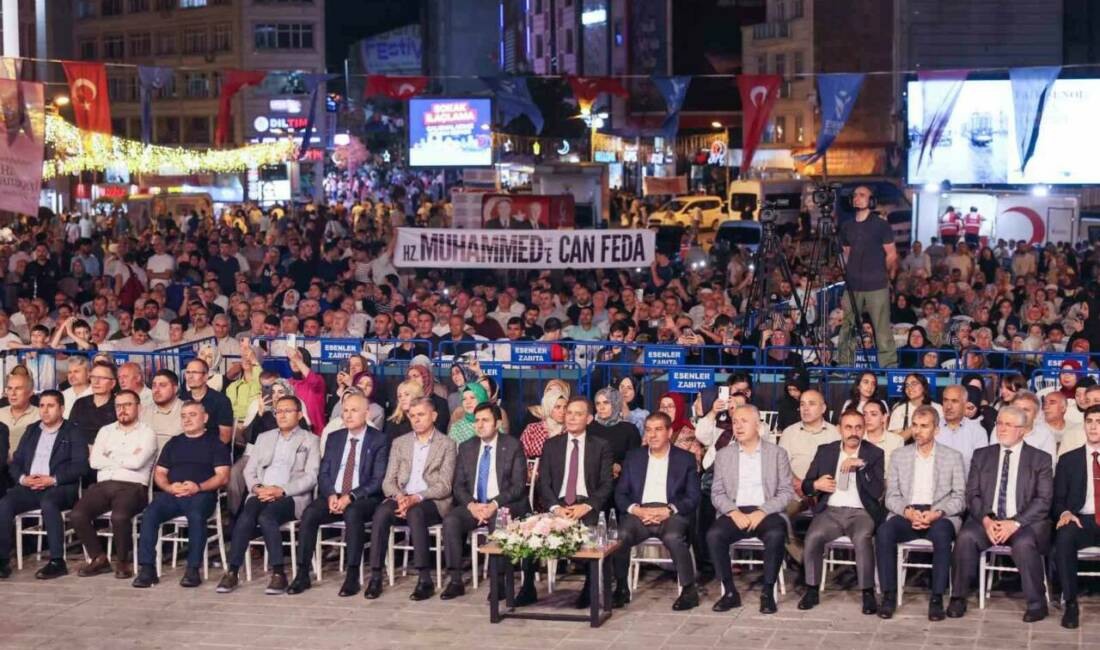 Esenler Belediyesi tarafından düzenlenen Naat Gecesi’nde, Peygamber Efendimiz Hazreti Muhammed’e