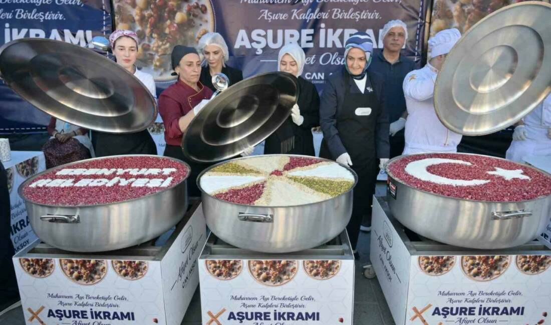 Esenyurt Belediyesi, Muharrem ayı dolayısıyla Cumhuriyet Meydanı’nda düzenlediği geleneksel Aşure