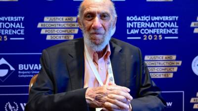 - "İkinci Dünya Savaşı'nın kazananları, kendilerini hesap verebilirlikten muaf tutan