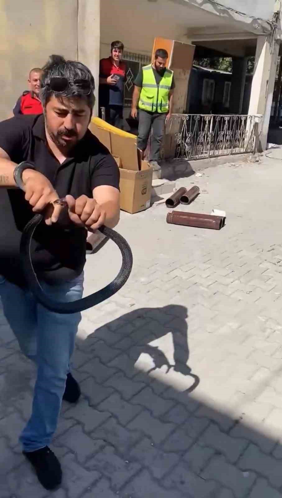 Hatay’ın Payas ilçesinde yaşayan ve bölgede “Yılancı Kemal” olarak tanınan